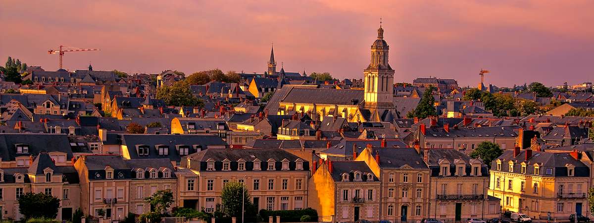 angers ville d'angers au coucher de soleil